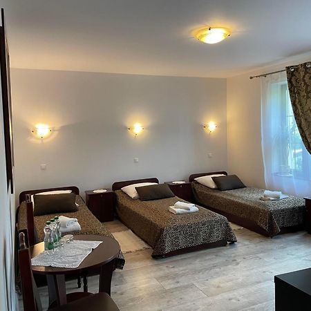 Dworek Zloty Rog Hotel I Restauracja Краков Экстерьер фото