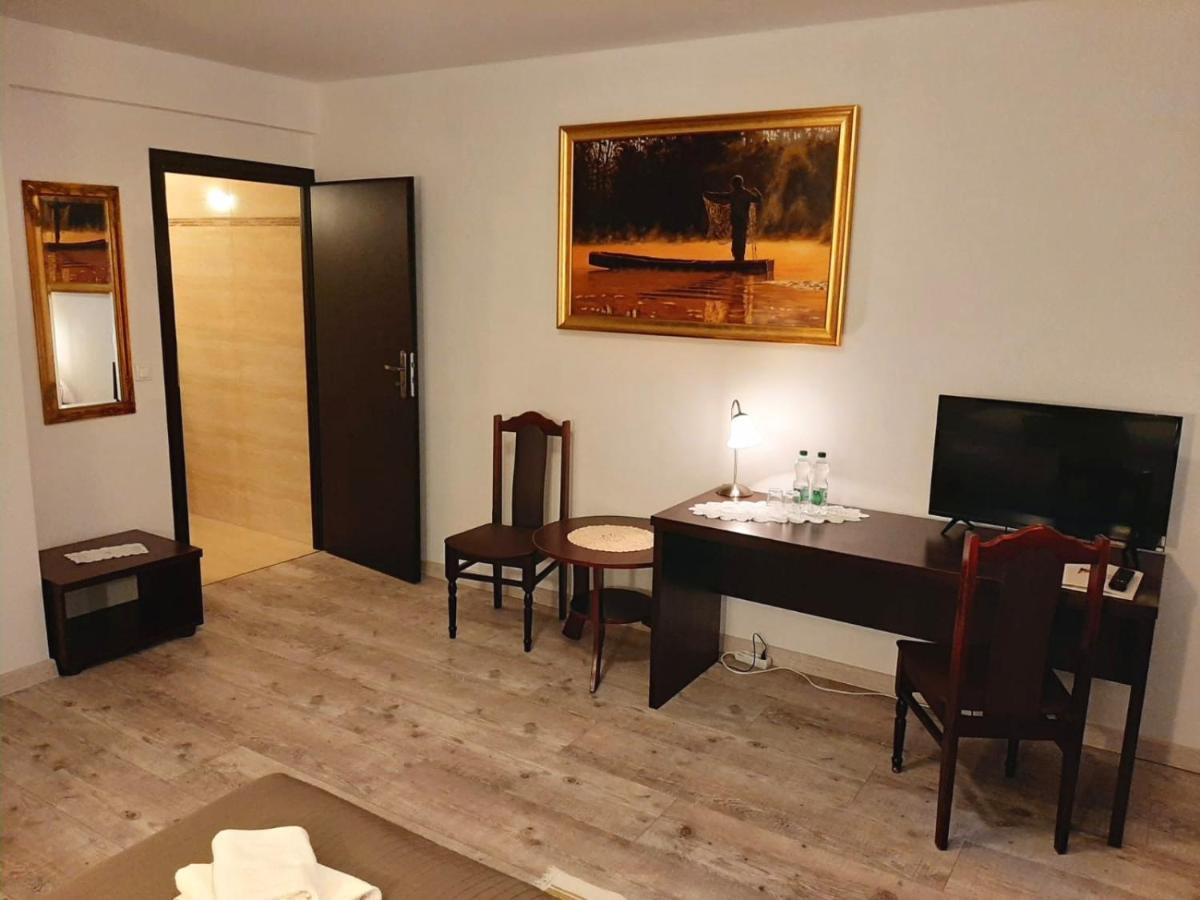 Dworek Zloty Rog Hotel I Restauracja Краков Экстерьер фото