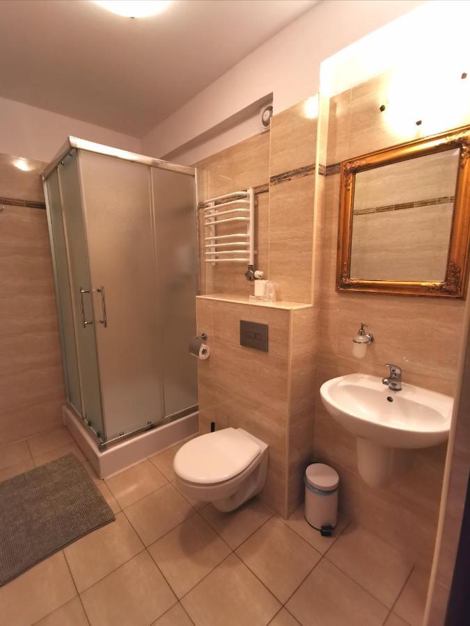 Dworek Zloty Rog Hotel I Restauracja Краков Экстерьер фото
