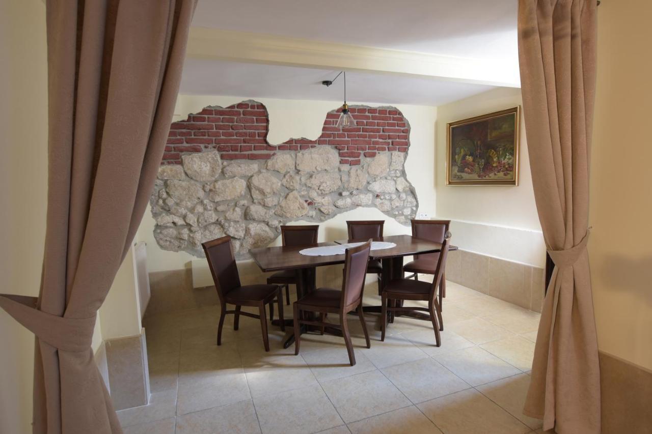Dworek Zloty Rog Hotel I Restauracja Краков Экстерьер фото