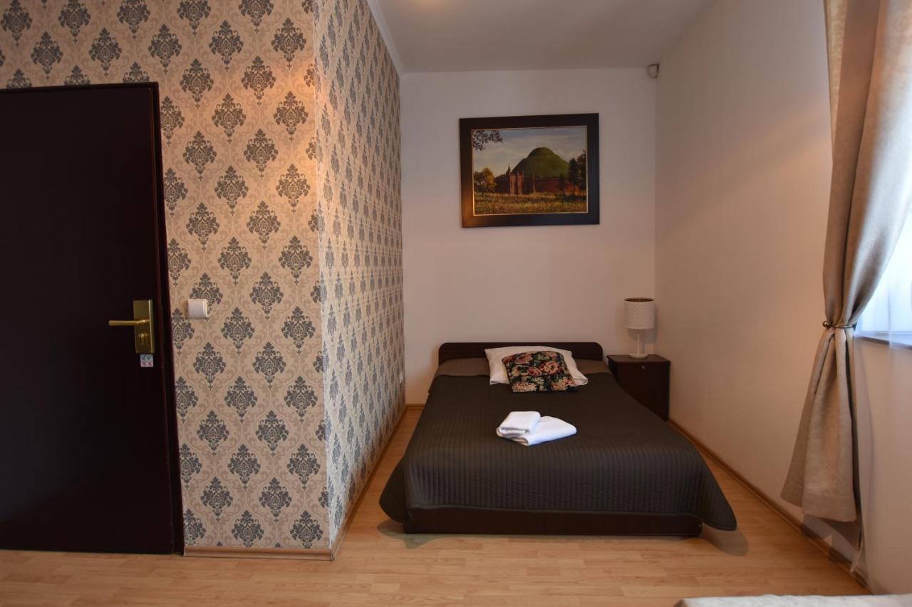 Dworek Zloty Rog Hotel I Restauracja Краков Экстерьер фото