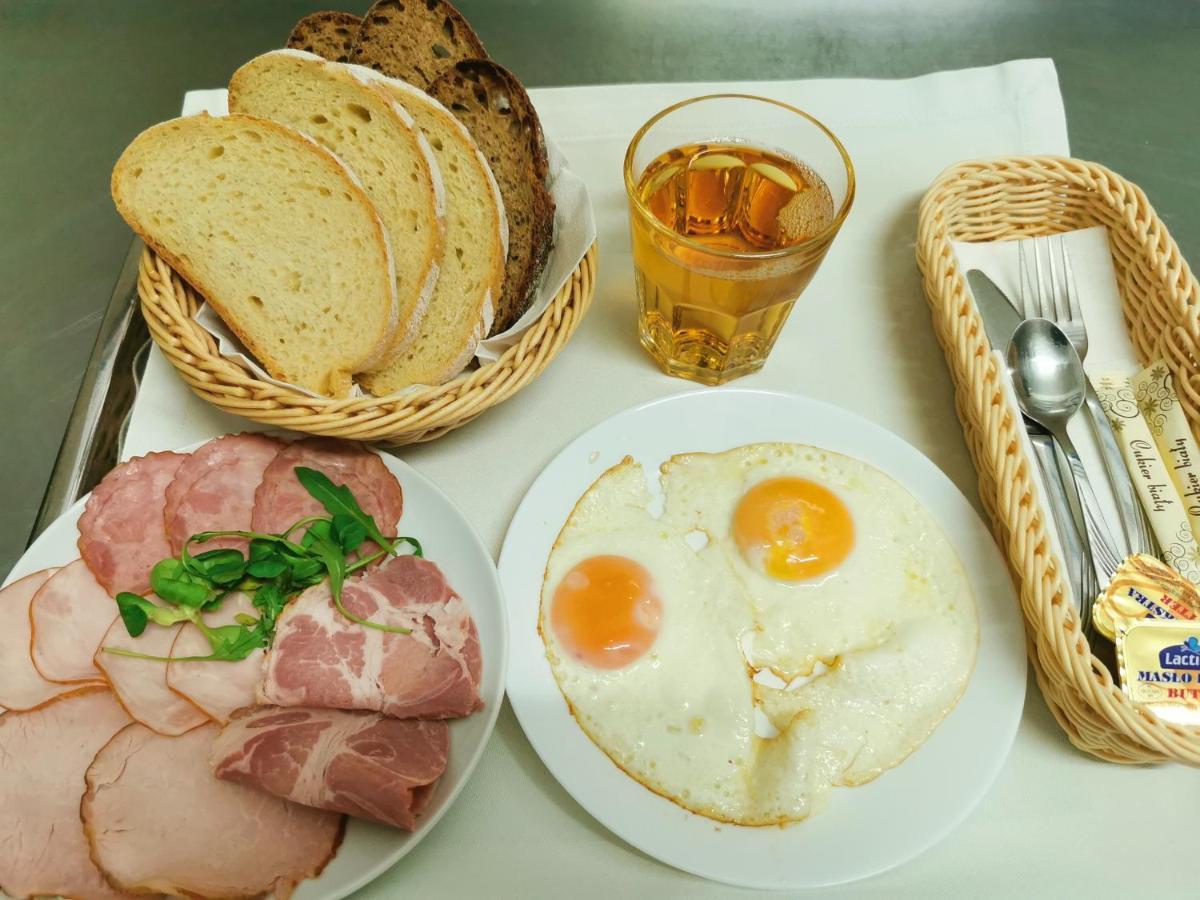 Dworek Zloty Rog Hotel I Restauracja Краков Экстерьер фото
