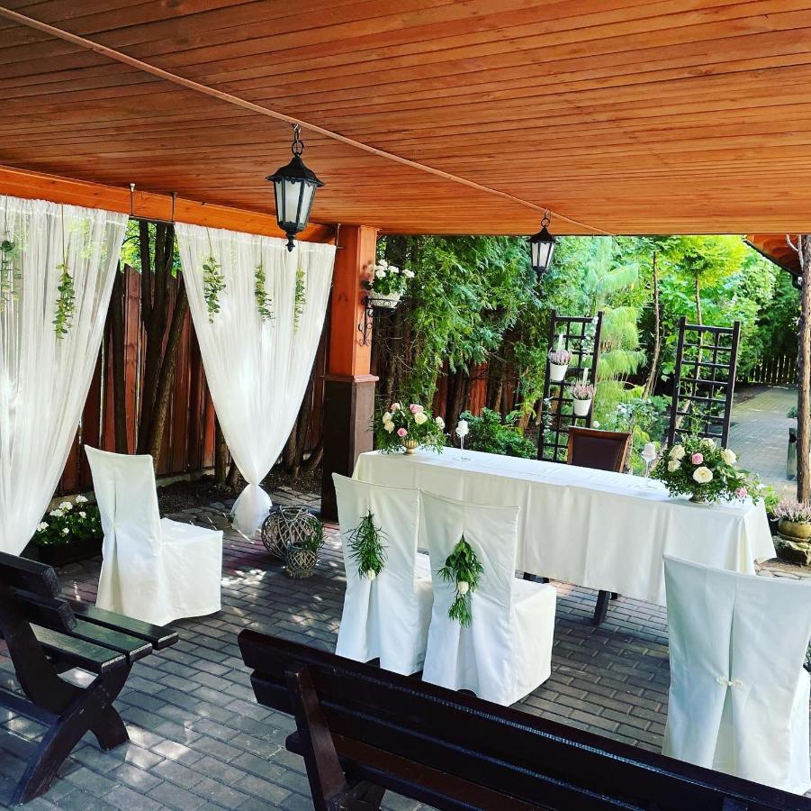 Dworek Zloty Rog Hotel I Restauracja Краков Экстерьер фото