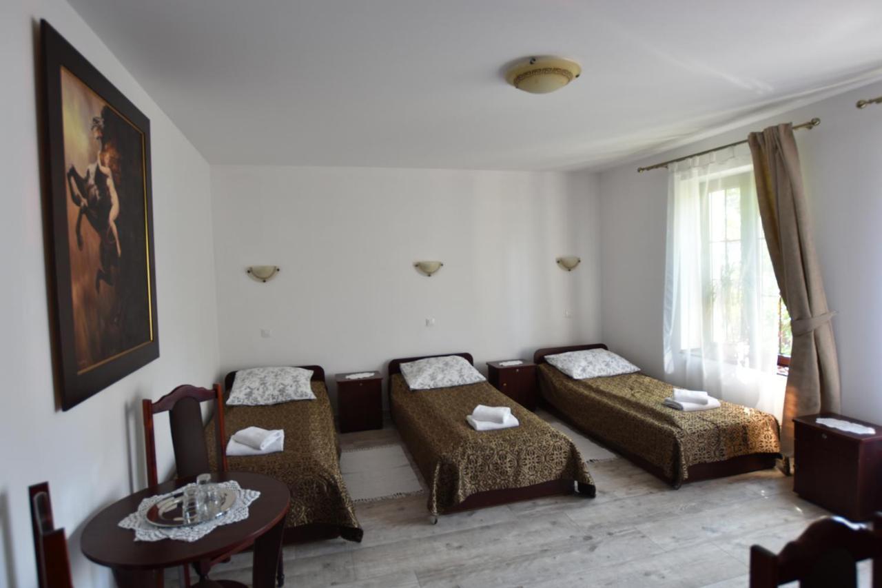 Dworek Zloty Rog Hotel I Restauracja Краков Экстерьер фото